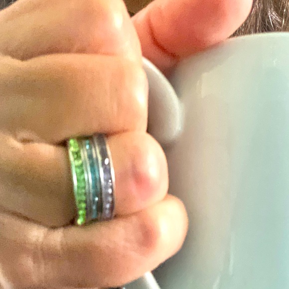 Stackable rings , size 7 - Picture 2 of 2